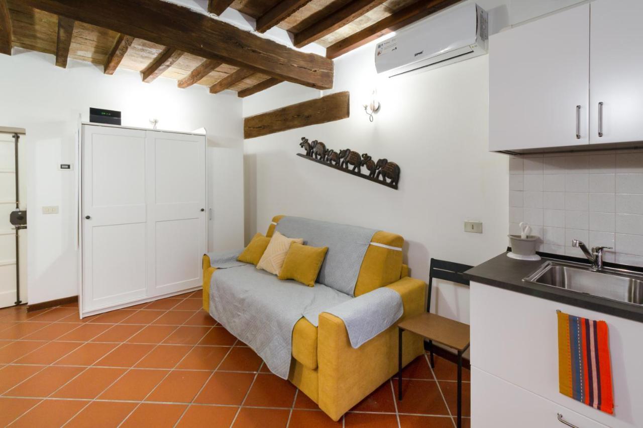 Parma Portici Antichi Monolocale A 5 Min Dal Duomo Apartment Exterior foto
